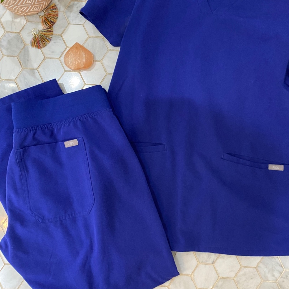 FIGS scrubs pants